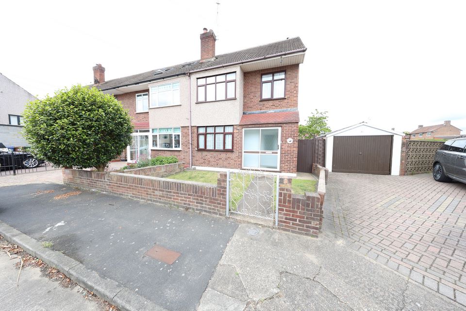 Grays End Close, Grays