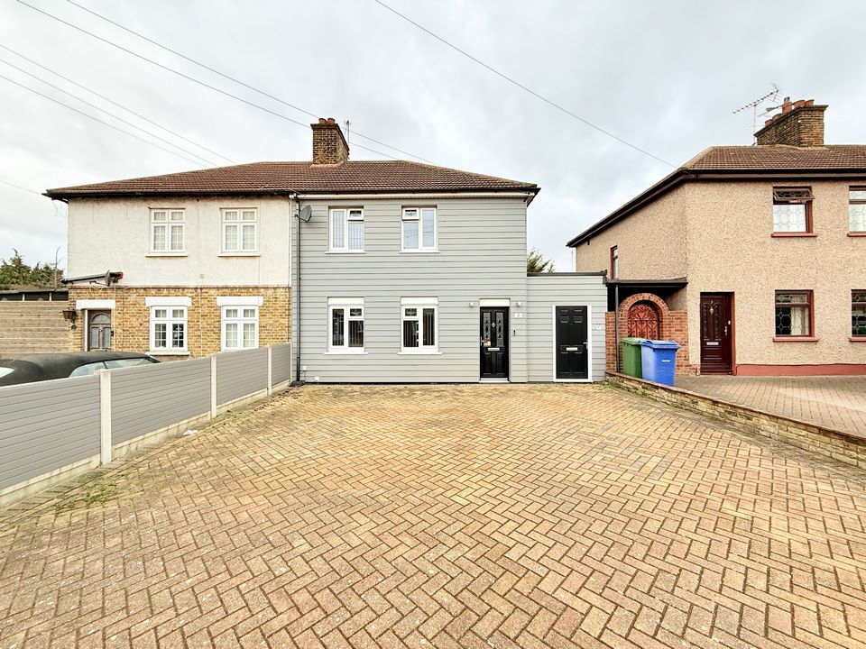 Ludlow Place, Grays